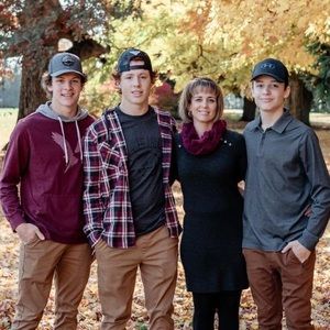 Meet your Posher, Tina